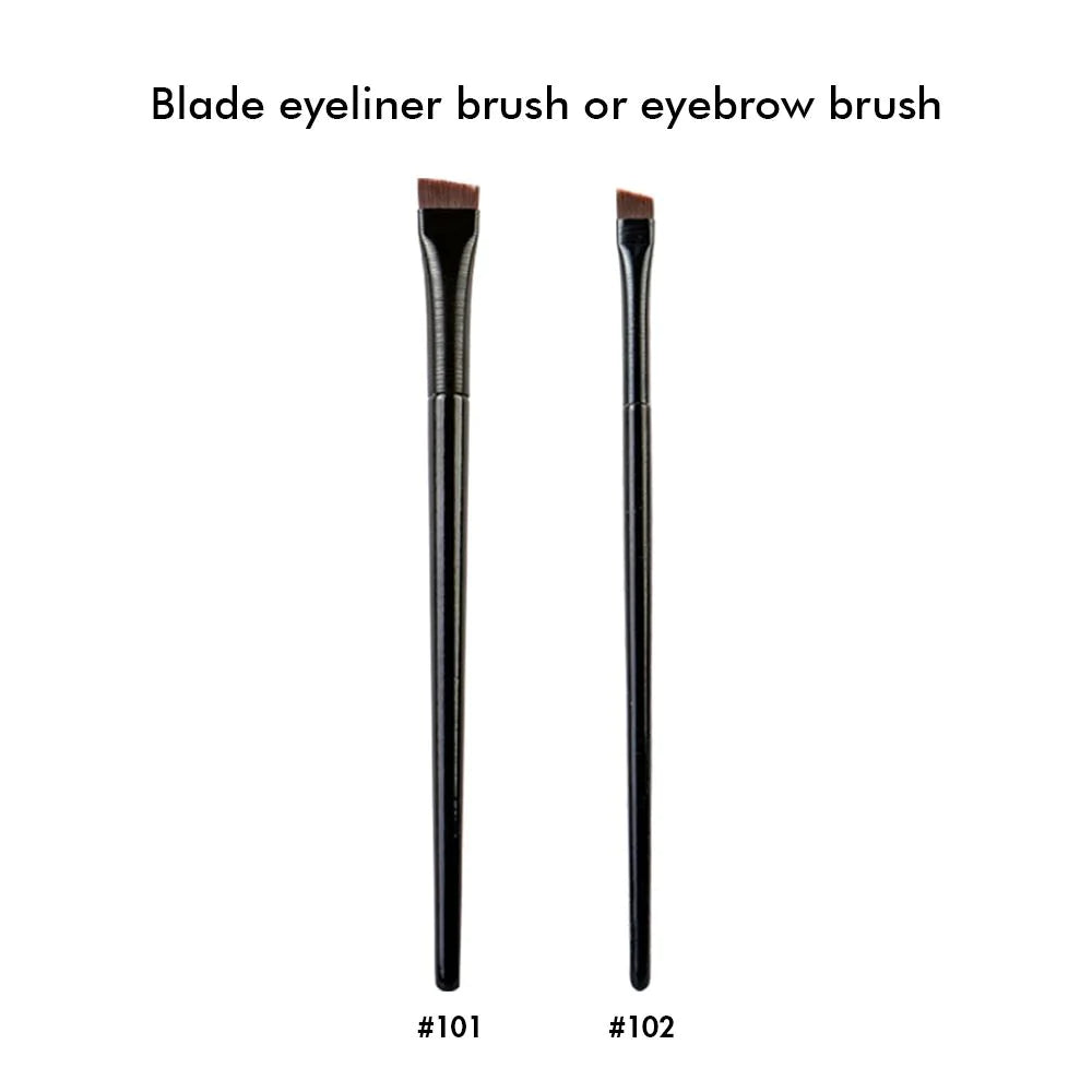 Blade eyeliner brush or eyebrow brush